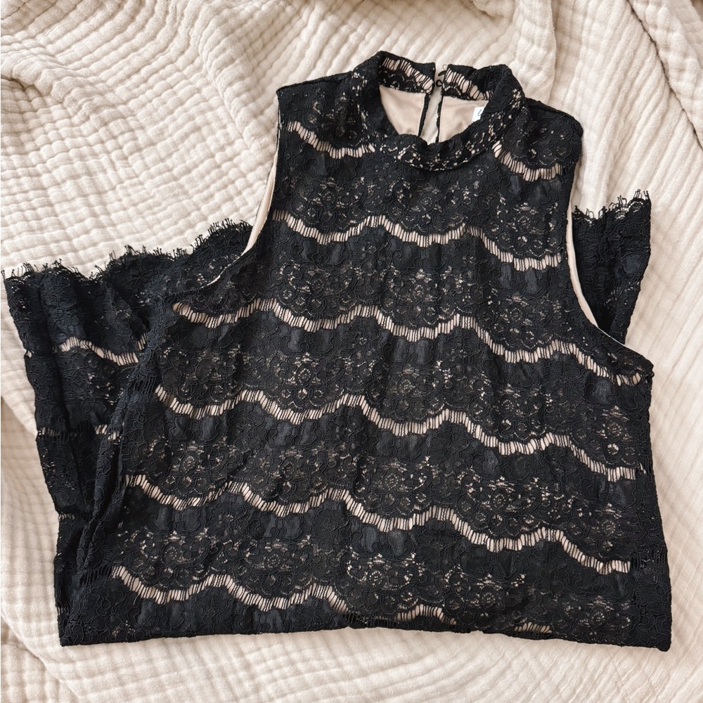 M Love, Fire lace dress